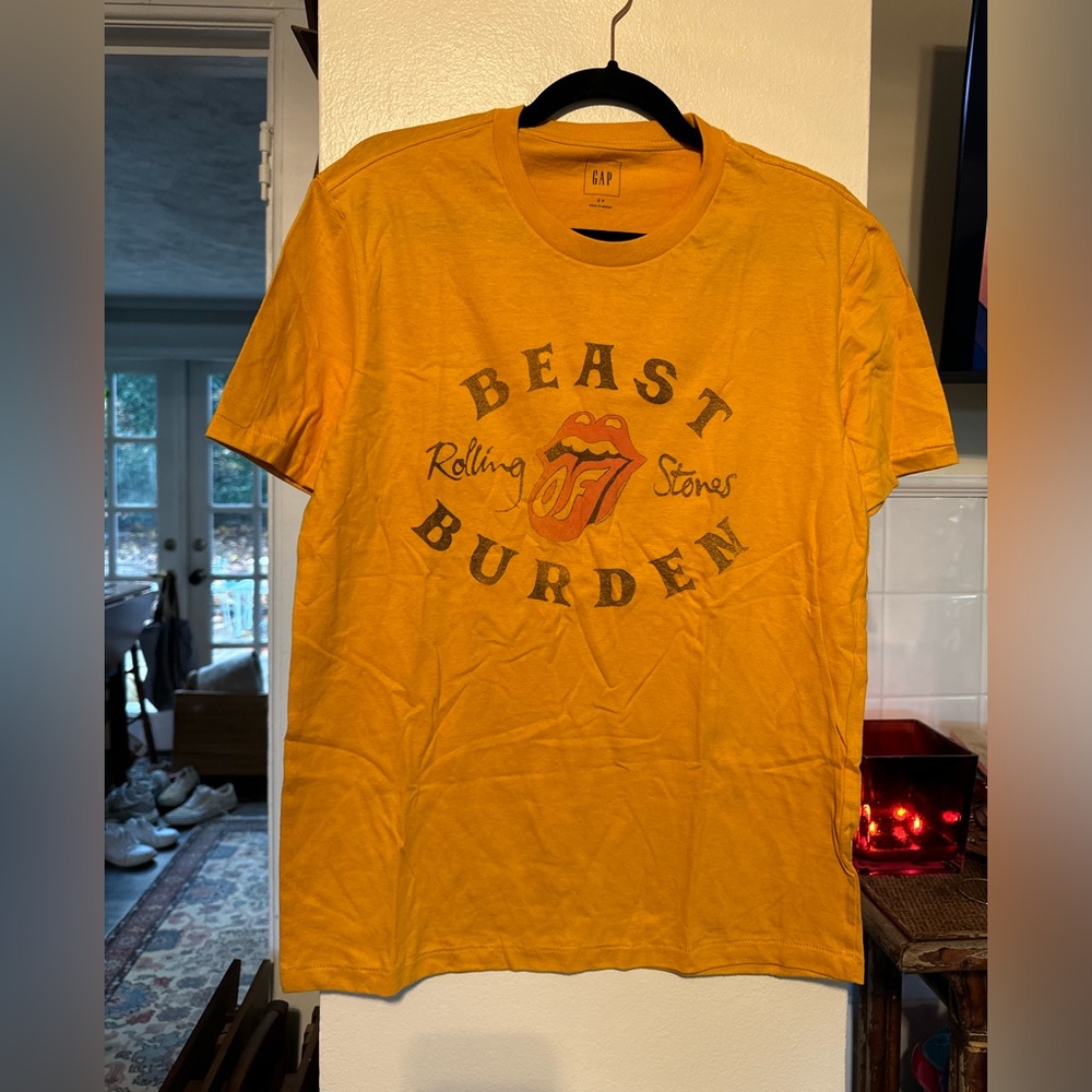 *NWT* GAP Rolling Stones Beast of Burden Tee size Small